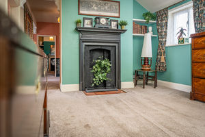 1ST FLOOR SITTING ROOM/MIDDLE LANDING- click for photo gallery